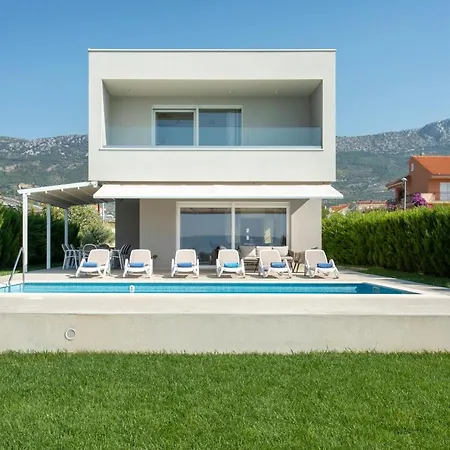 Blue Bay Villa *